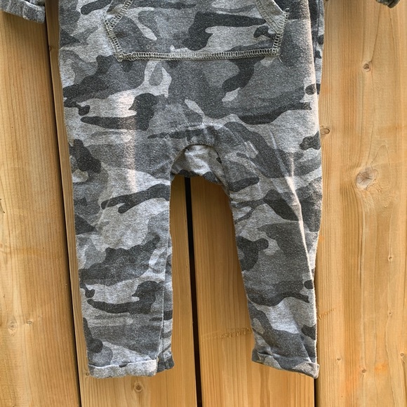 Camo Print Hooded One Piece - Picture 4 of 6